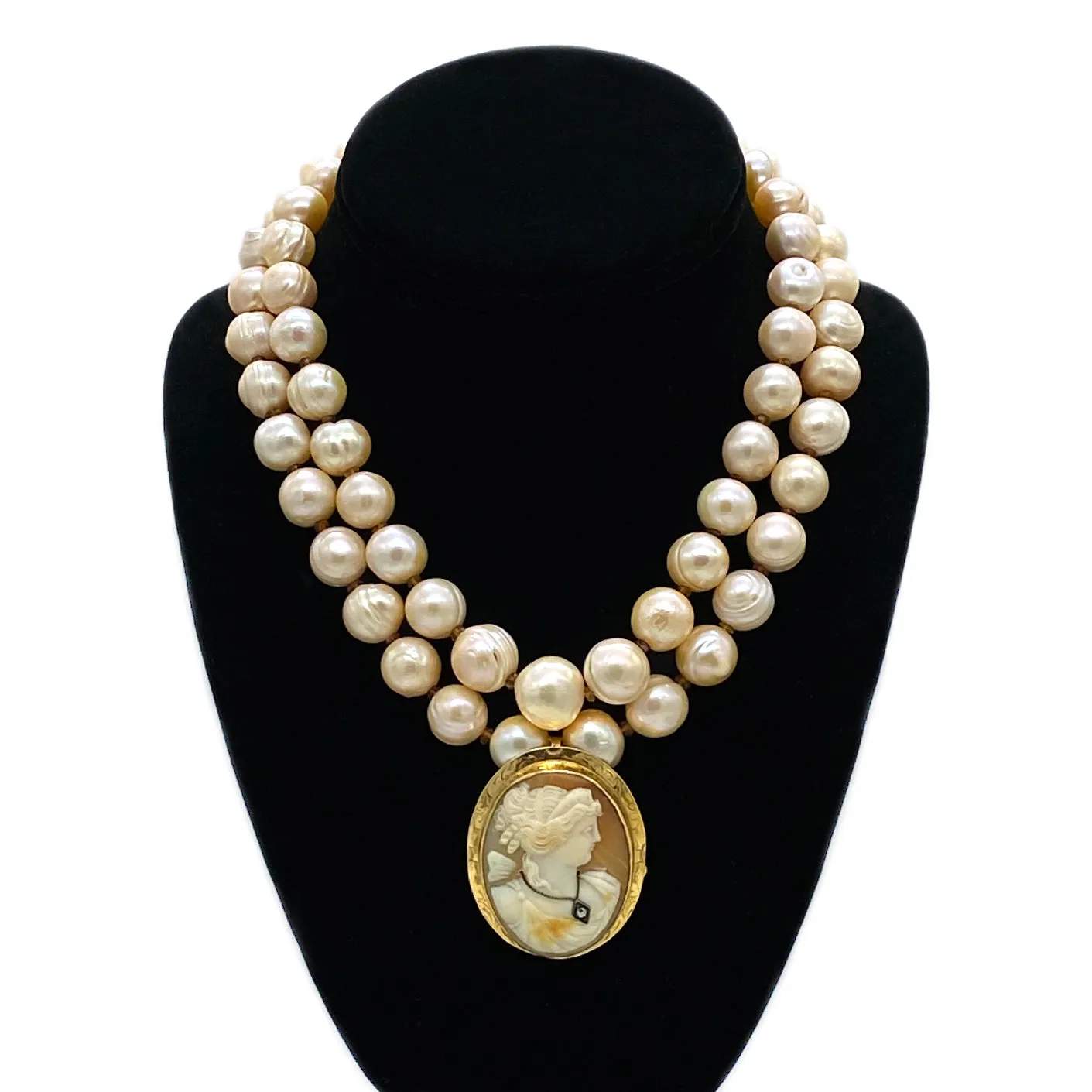 14K Gold Frame Cameo Clip On Baroque Pearl Necklace