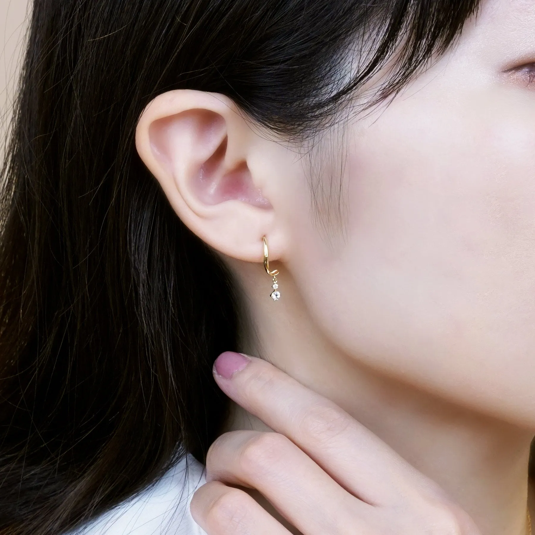18K Yellow Gold Diamond Twisted Earrings