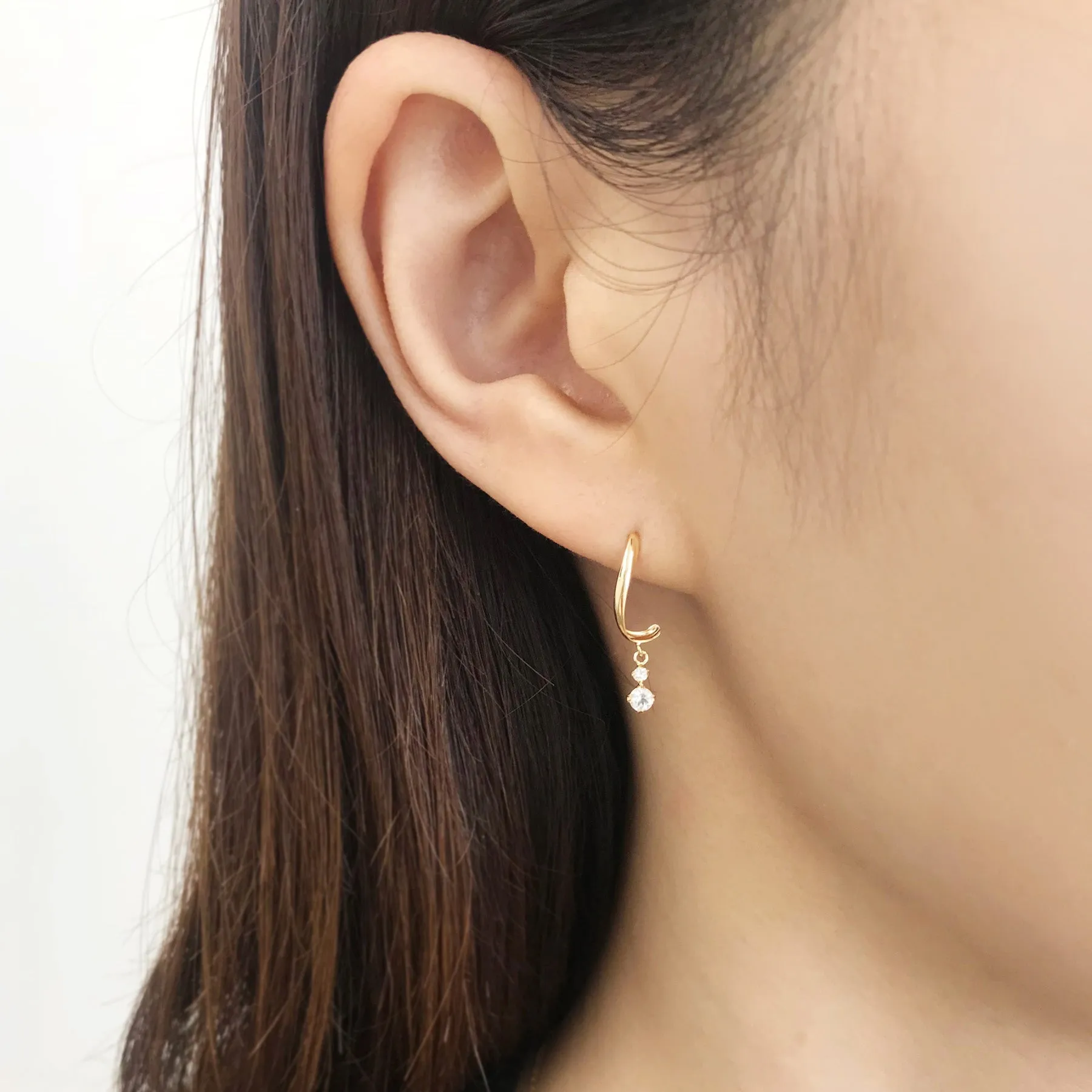 18K Yellow Gold Diamond Twisted Earrings