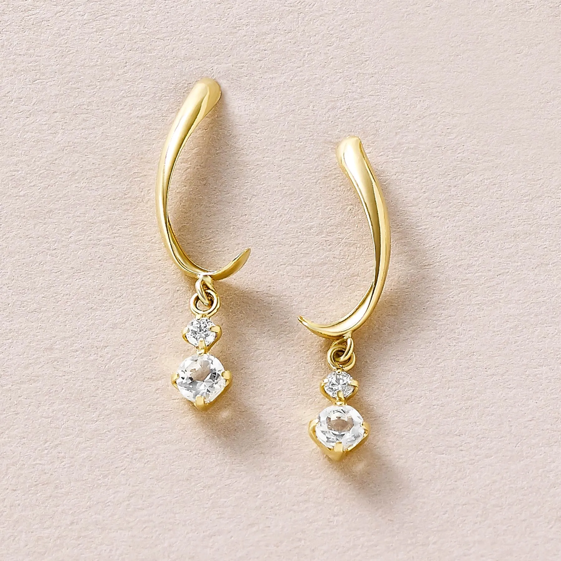18K Yellow Gold Diamond Twisted Earrings