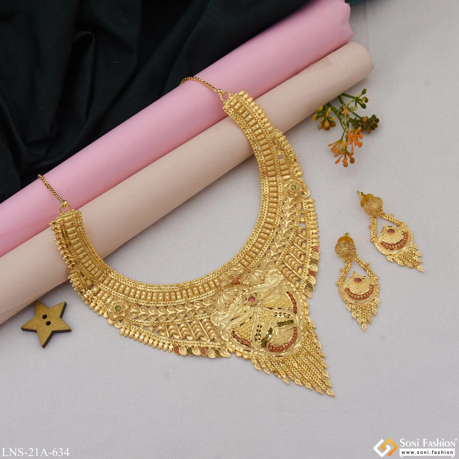 Dazzling Design Fancy Design Gold Plated Necklace Set for Women - Style A634