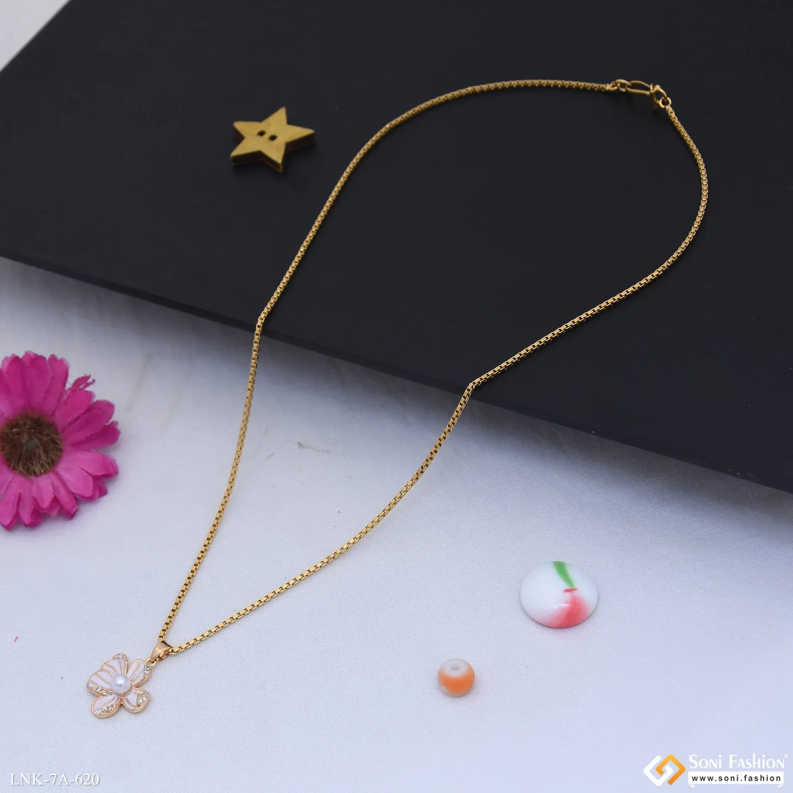 Dazzling Design Gold Plated Chain Pendant for Ladies - Style A620