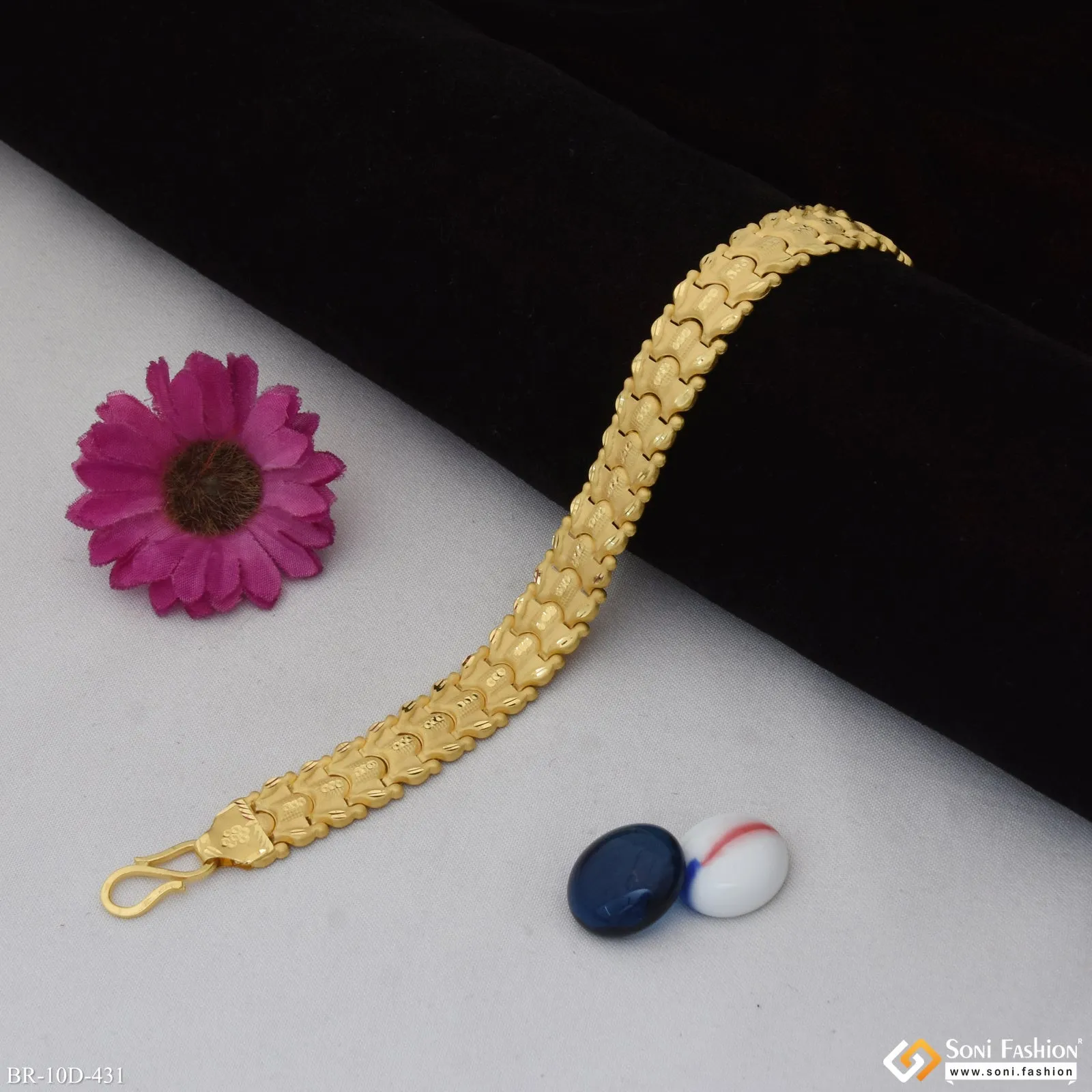 Prominent Design Gold Plated Babhubali Pokal Bracelet for Men - Style D431